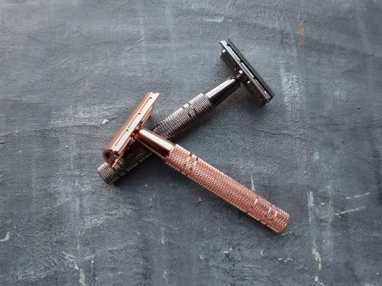 Plantish Future Beauty and Bathroom Double Edge Safety Razor -  Rose Gold and Metallic Black(5 Free Blades) Top View