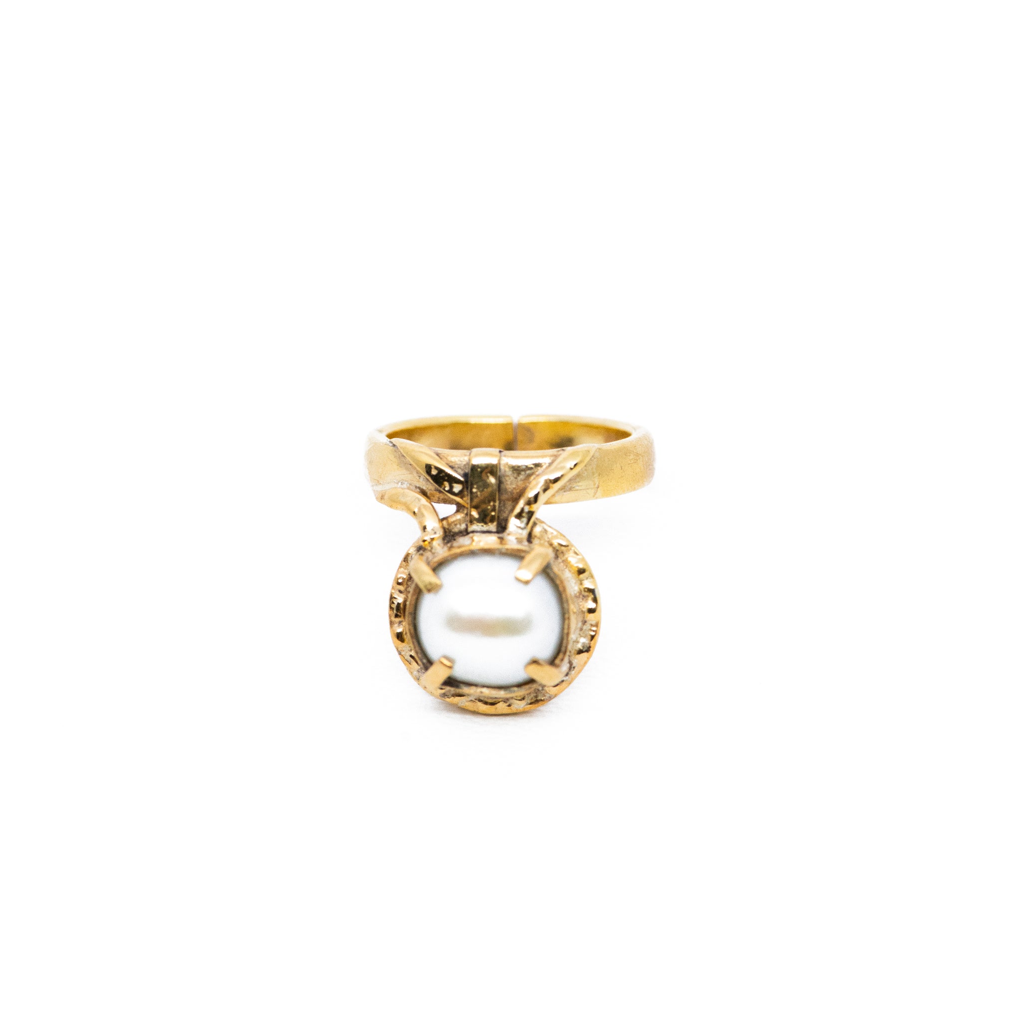 The CLEO Ring - The World Of Indah